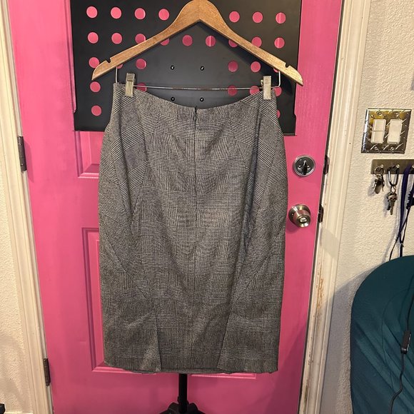 Escada- Pencil skirt, grey with black and white plaid. Damaged hem in the front. - Picture 2 of 2